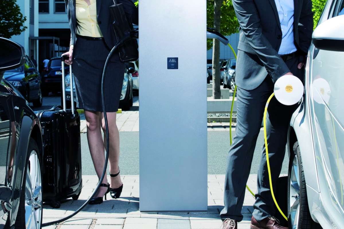 DEHN schützt Ladesäulen von ABL
